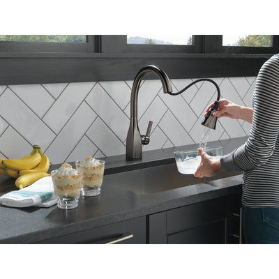 Delta Mateo Black Stainless Steel Finish Single Handle Pull-Down Kitchen Faucet with Touch2O and ShieldSpray Technologies D9183TKSDST